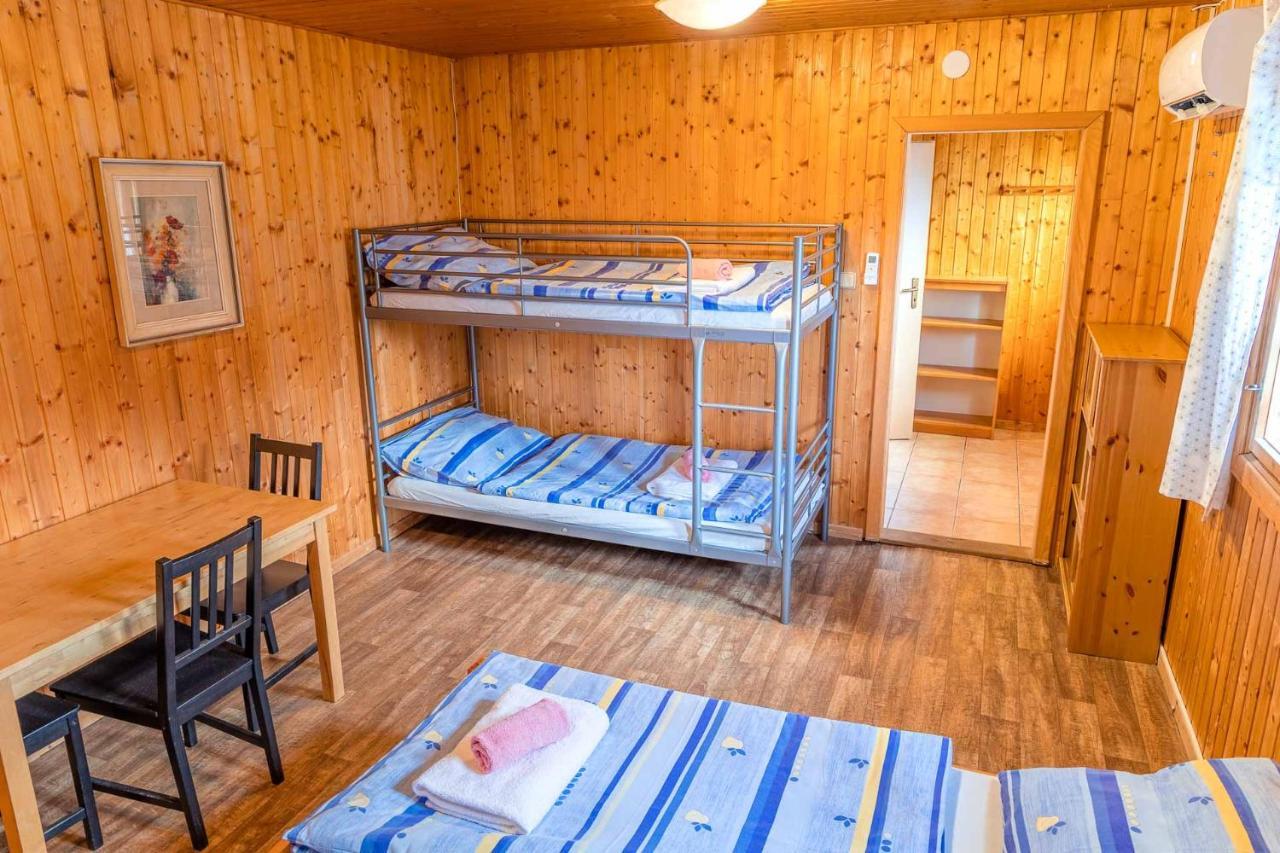 Hôtel Cejch - Rekreacni Areal S Restauraci à Kněžmost Extérieur photo