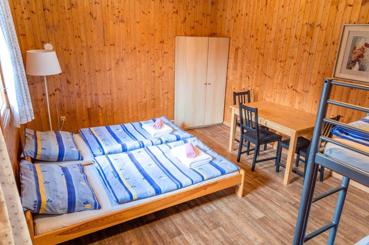 Hôtel Cejch - Rekreacni Areal S Restauraci à Kněžmost Extérieur photo